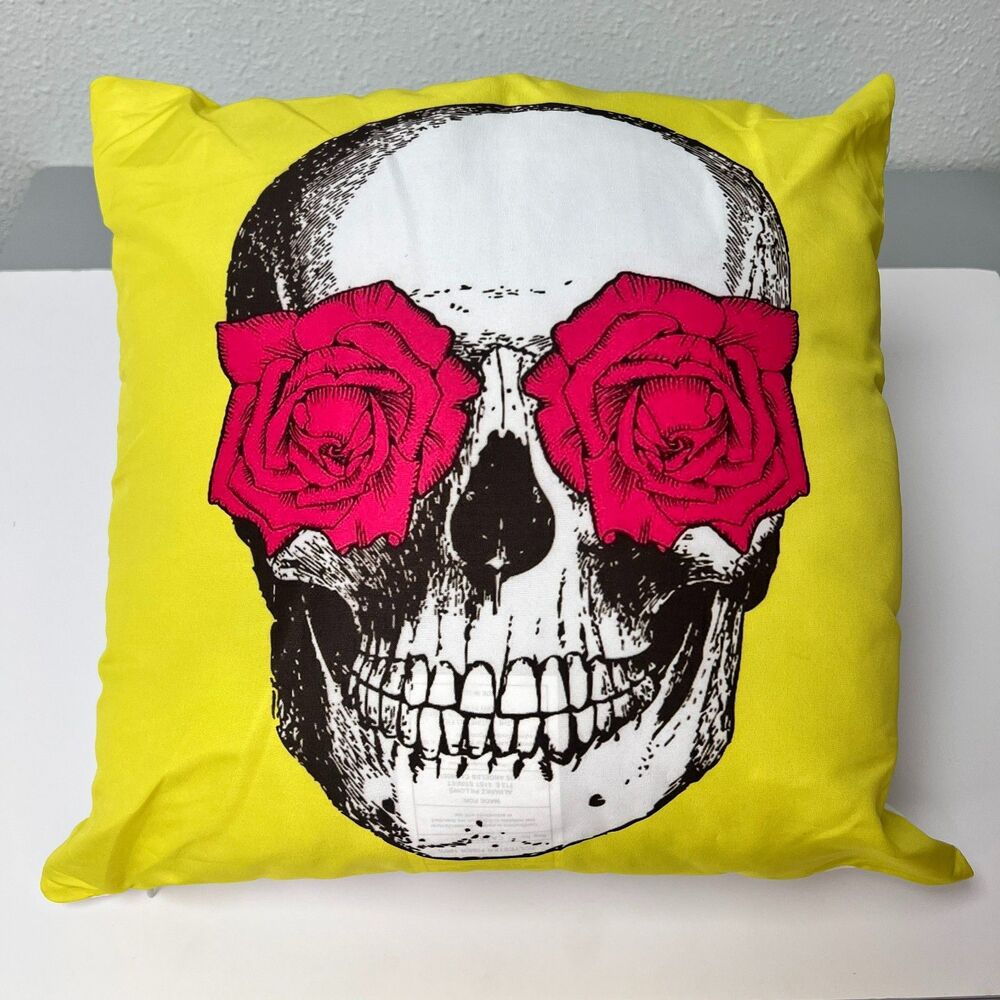 SKULL AND ROSES DECORATIVE PILLOW